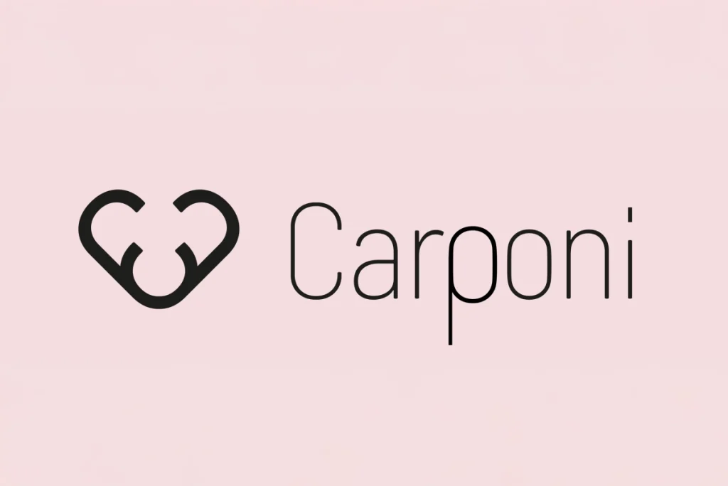 Carponi-Wortbildmarke mit stilisiertem „C“-Symbol in Herzform links vom Markennamen – minimalistisches Logo für die nachhaltige Kinderschuhmarke, gestaltet von R211