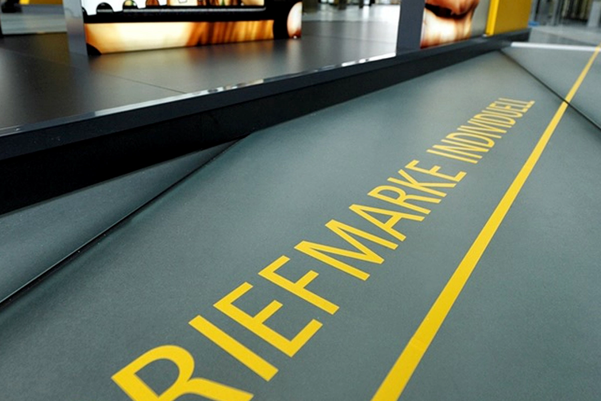 Image of the temporary exhibition 'Level 3.0' on the 30th floor of the Deutsche Post DHL Headquarters in the Post Tower in Bonn. Exhibition concept by R211 agency.